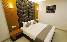Hotel The Grand