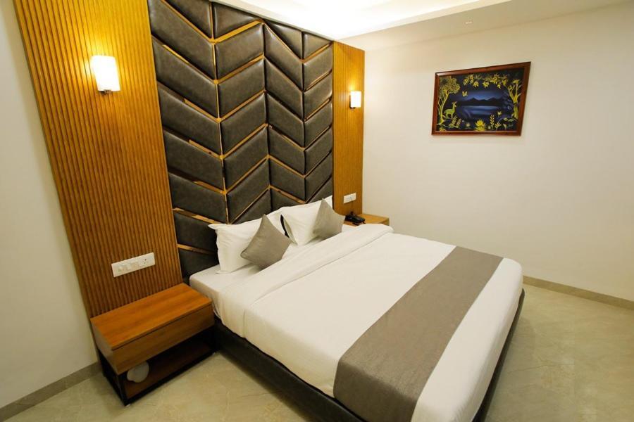 Hotel The Grand Indore Exterior photo