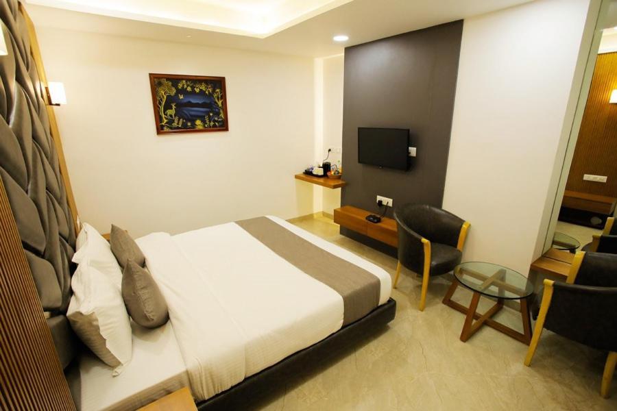 Hotel The Grand Indore Exterior photo